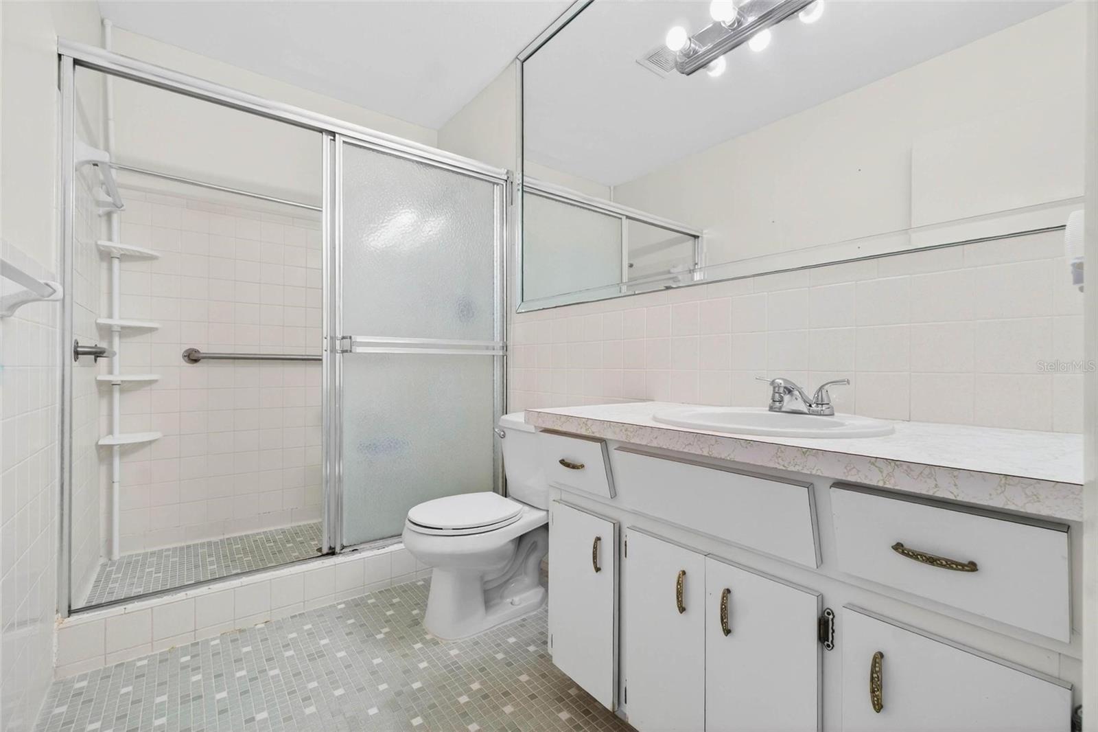 ON TOP OF THE WORLD - Residential