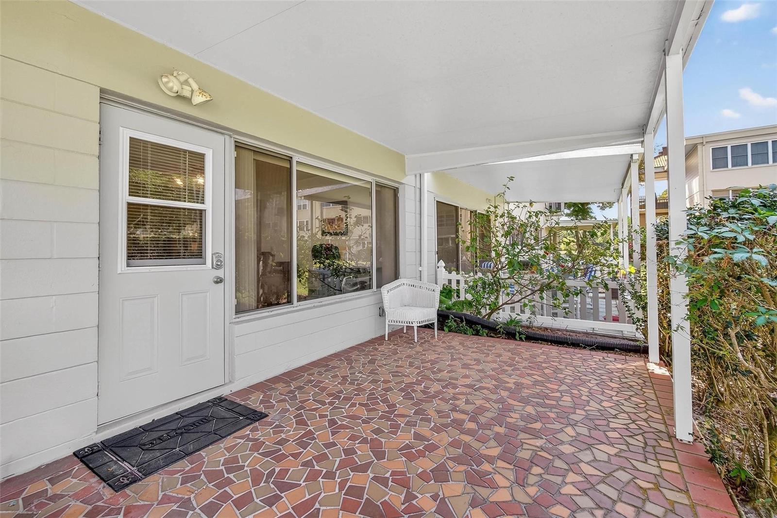 ON TOP OF THE WORLD - Residential