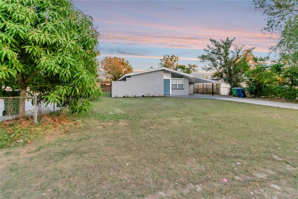 Photo of 10913 N 14th Street, Tampa, FL 33612 (MLS # TB8459661)