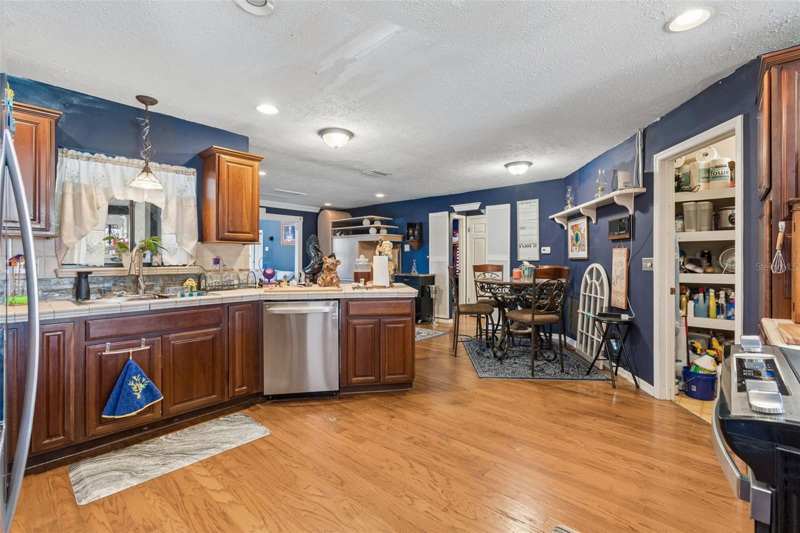 LAKE BERNADETTE GARDENS - Residential