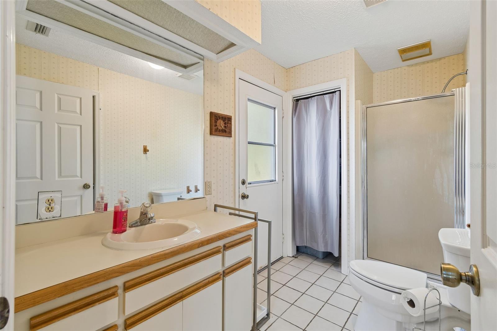 LAKE BERNADETTE GARDENS - Residential