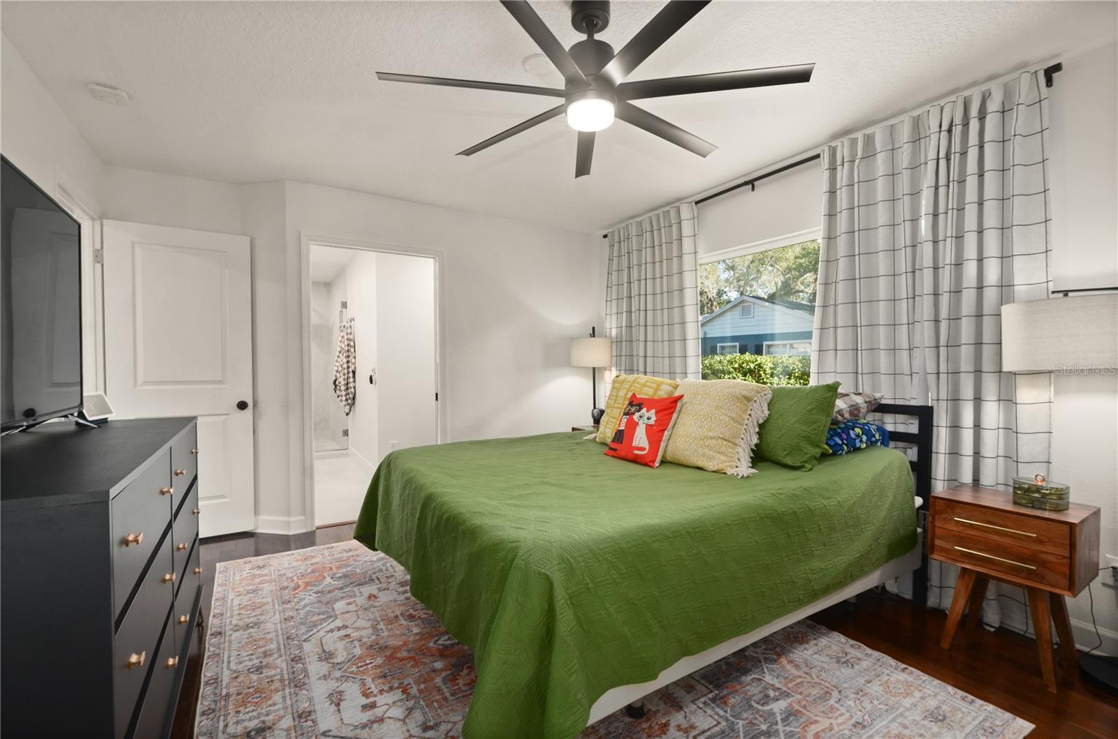 EDGEWATER - Residential