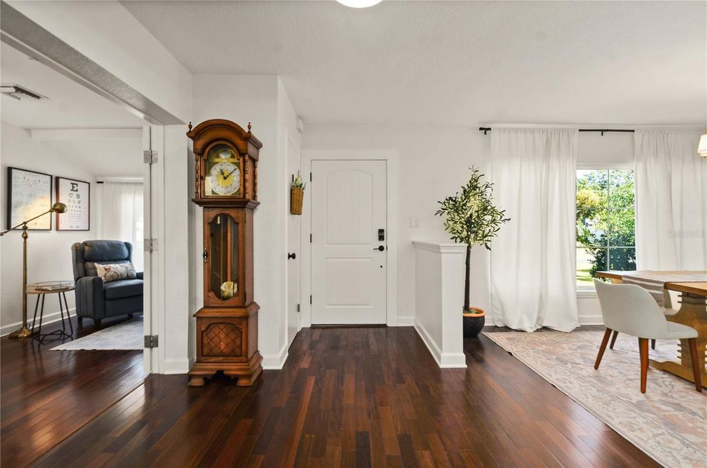 Photo of 1304 Golfview Street, Orlando, FL 32804 (MLS # O6379675)