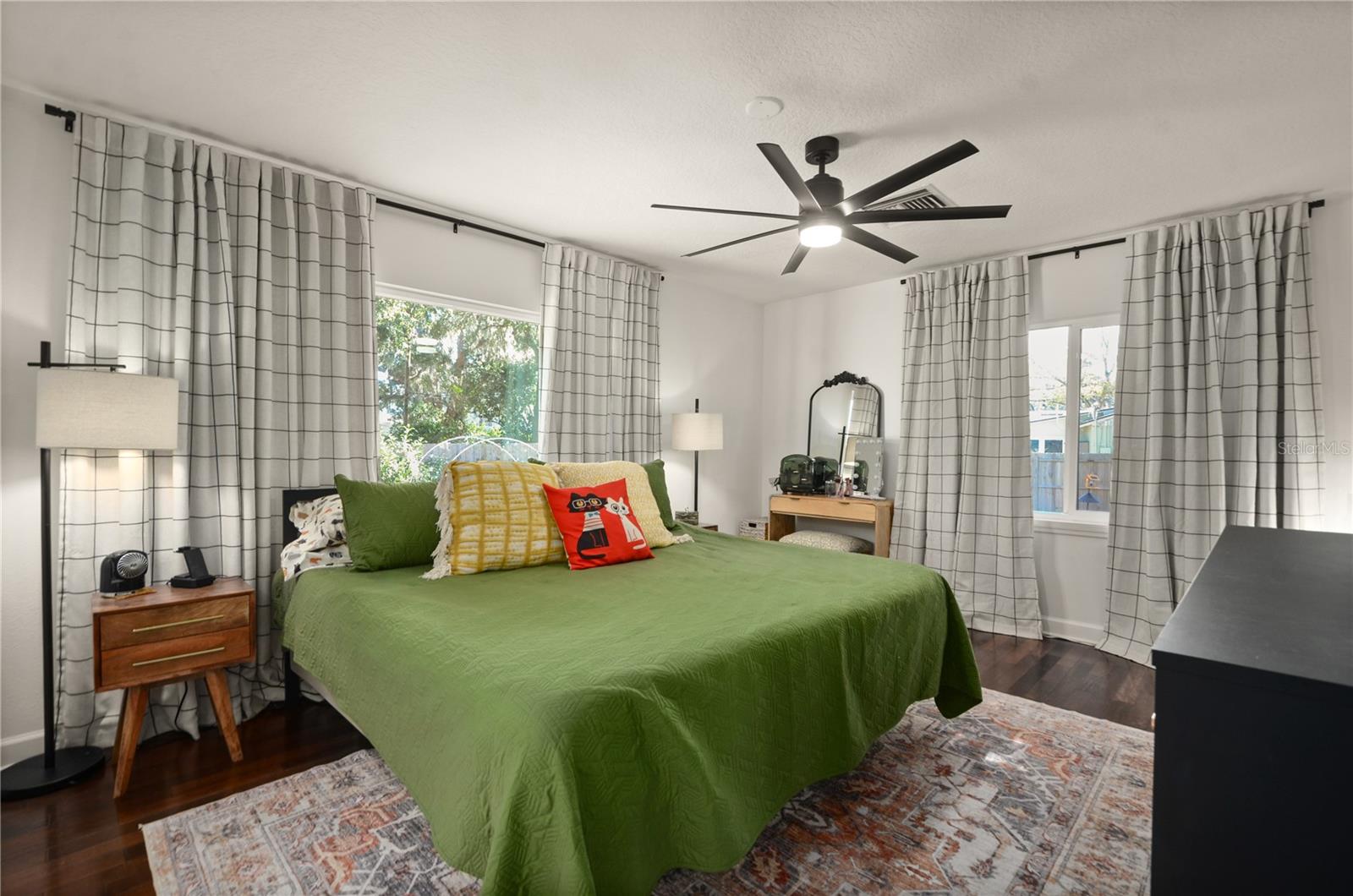 EDGEWATER - Residential