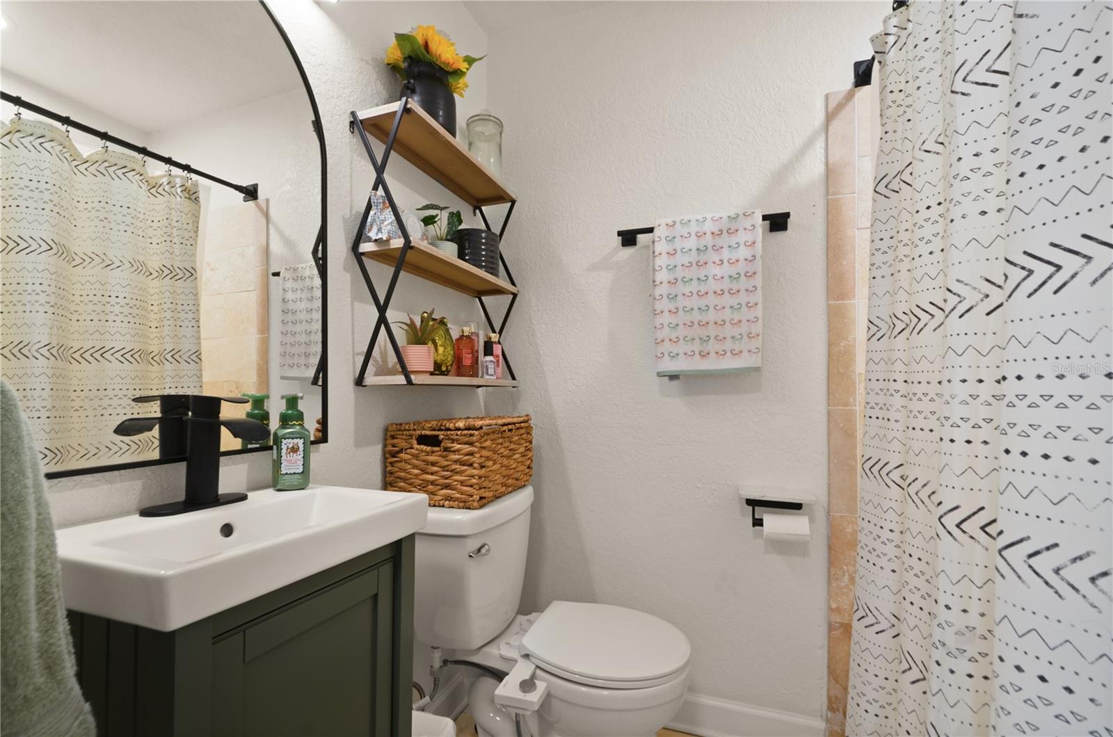 EDGEWATER - Residential