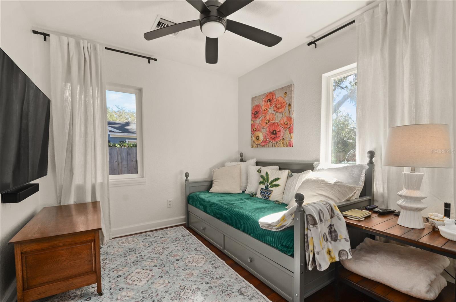 EDGEWATER - Residential