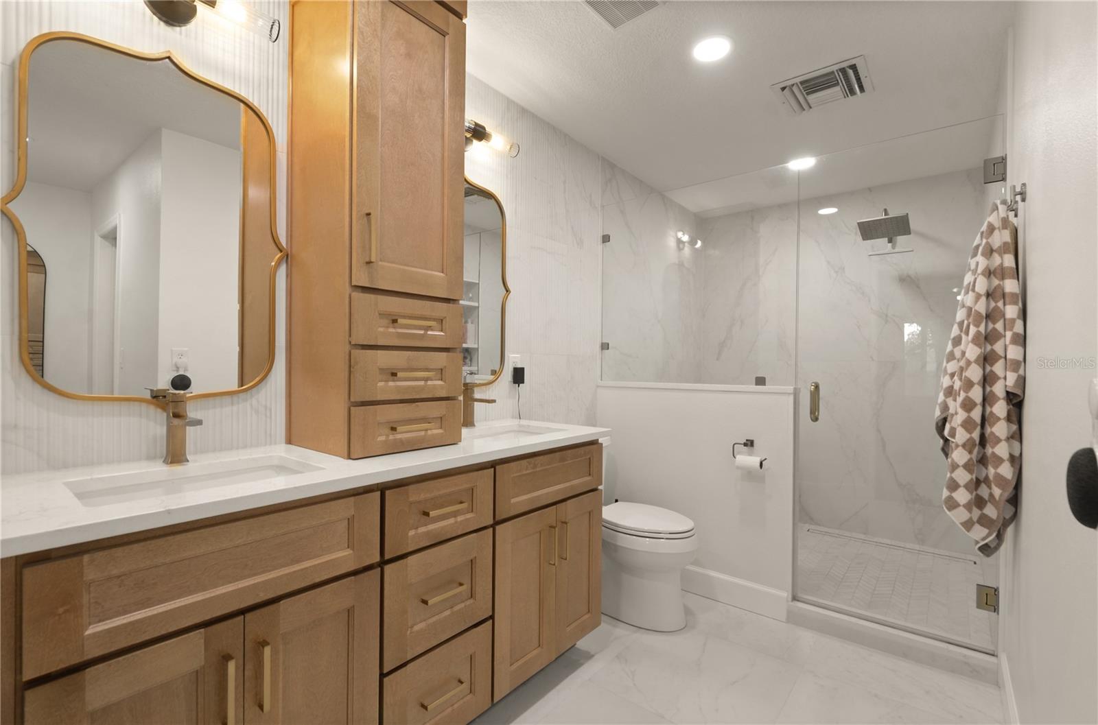 EDGEWATER - Residential