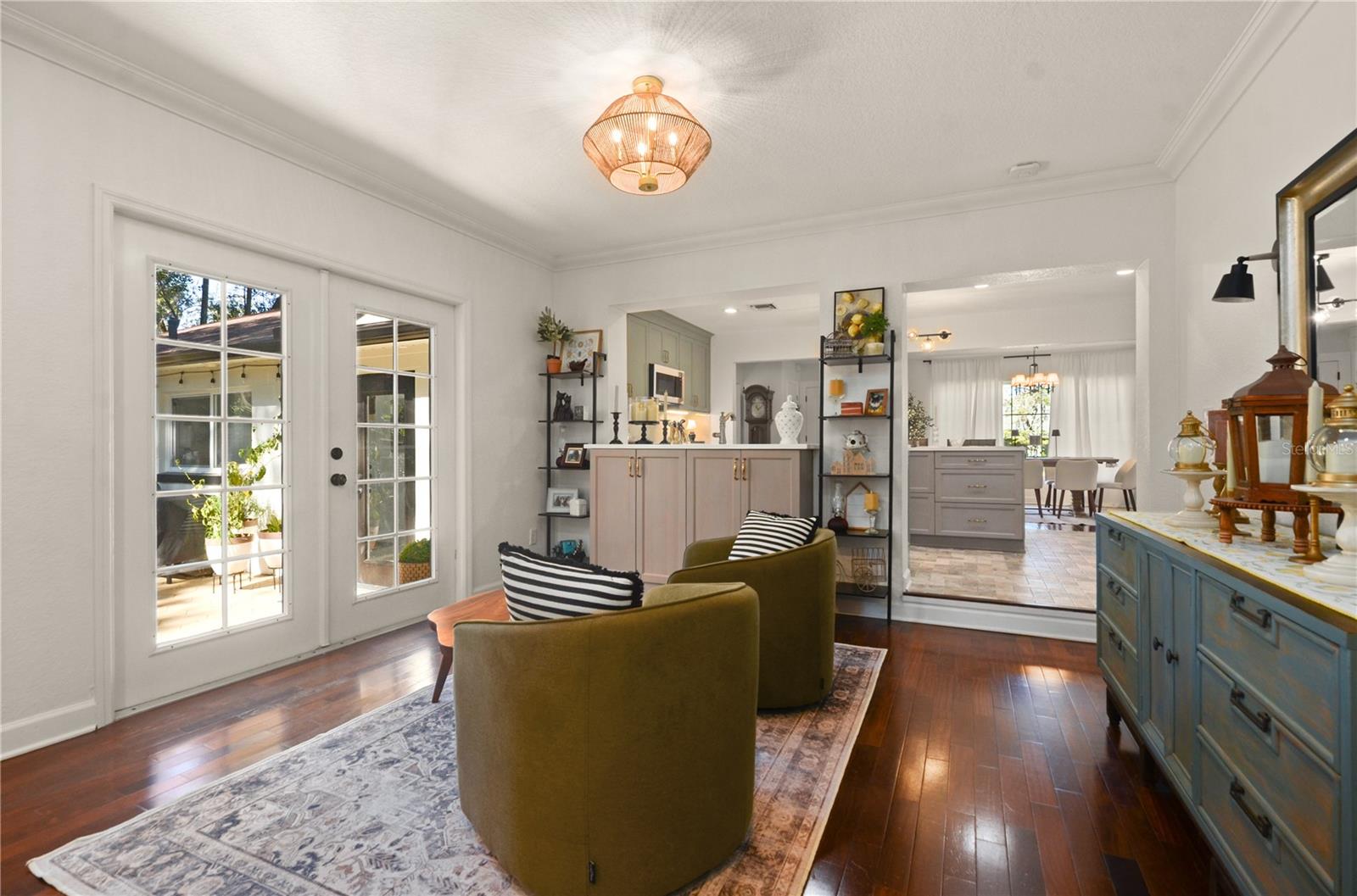 EDGEWATER - Residential