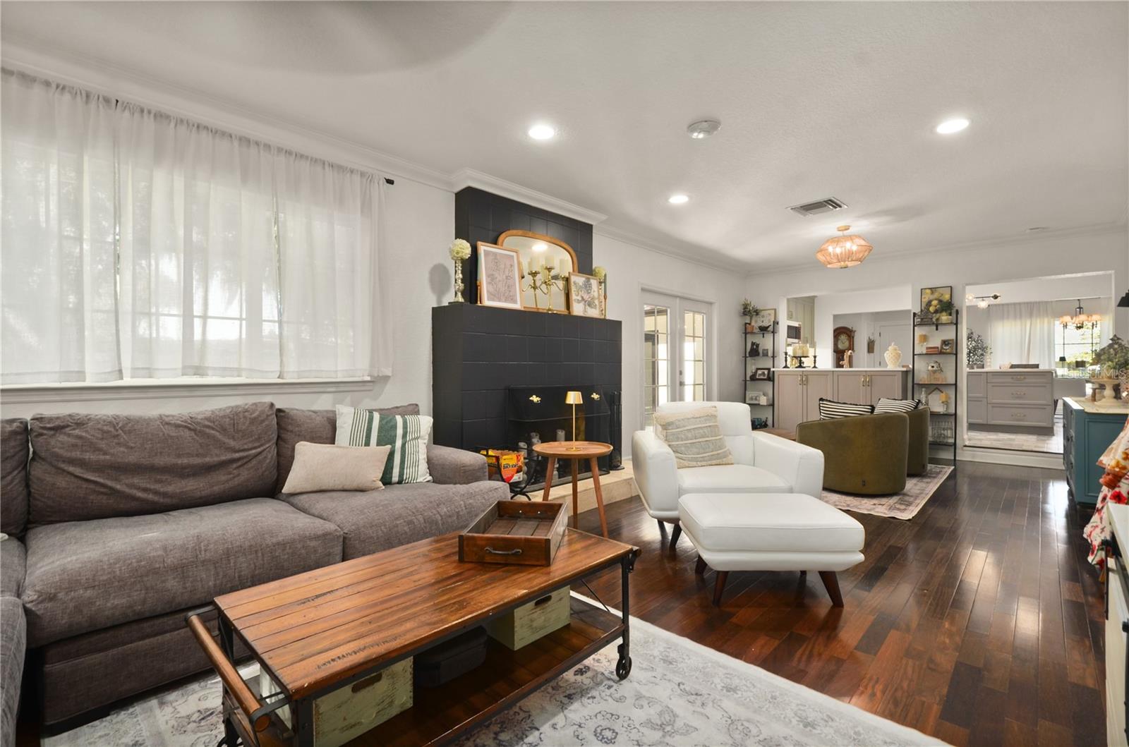 EDGEWATER - Residential