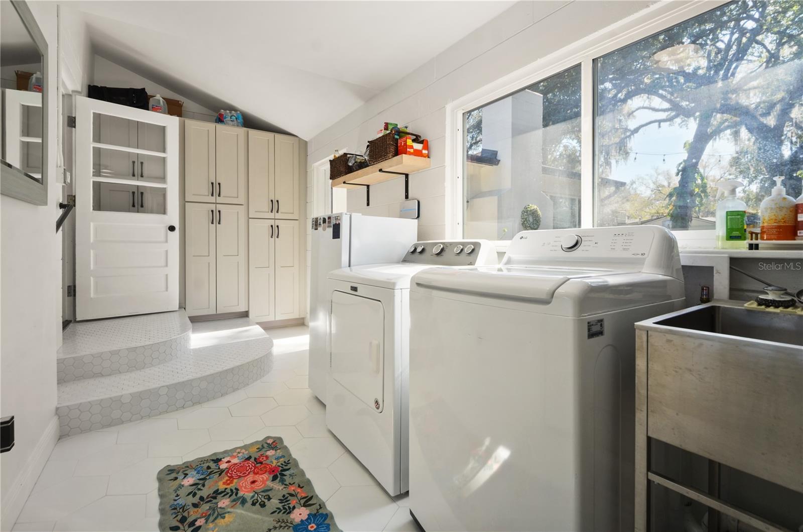 EDGEWATER - Residential