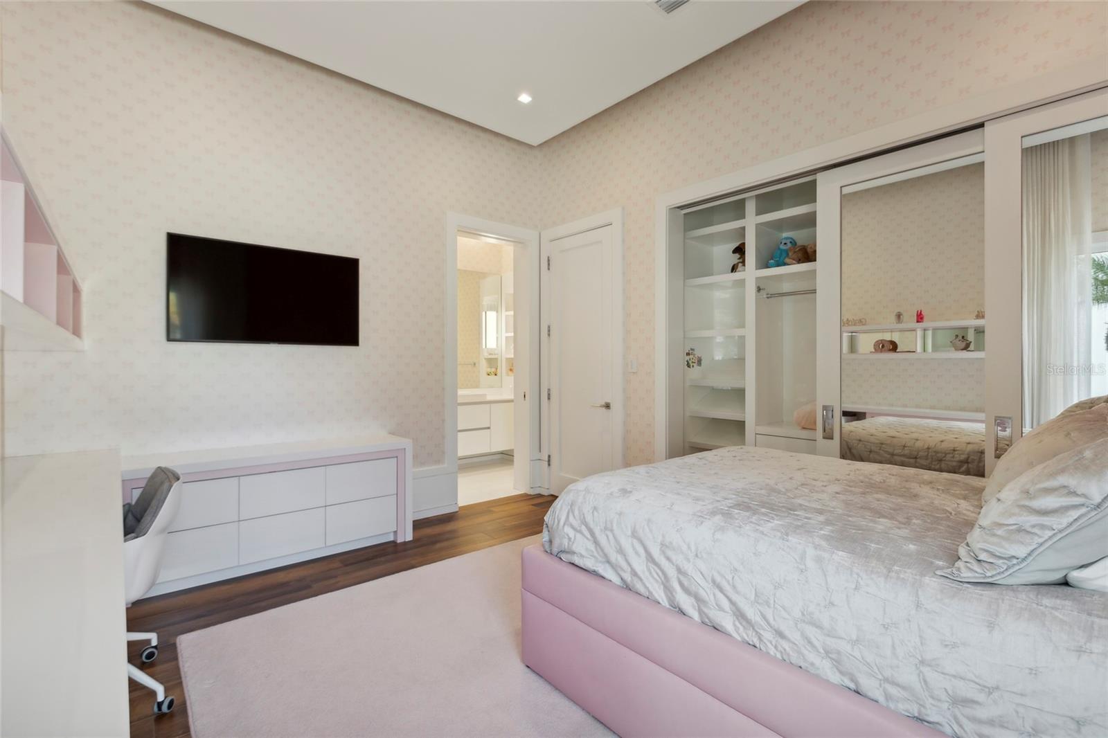 KEENES POINTE - Residential