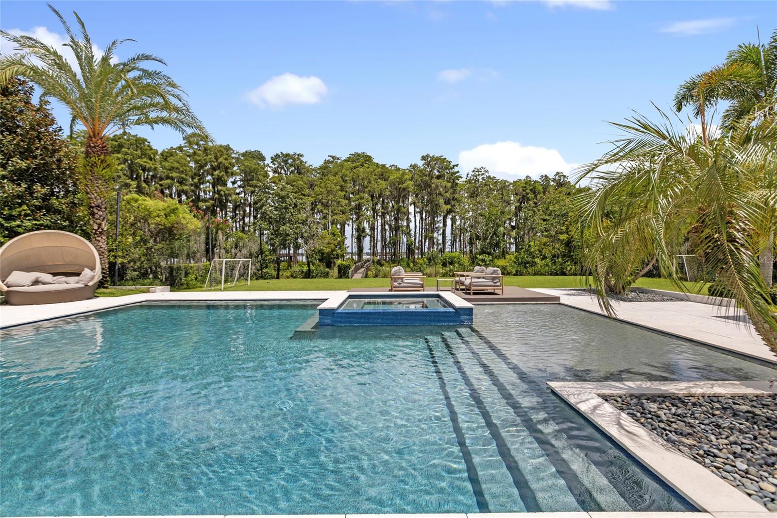 KEENES POINTE - Residential