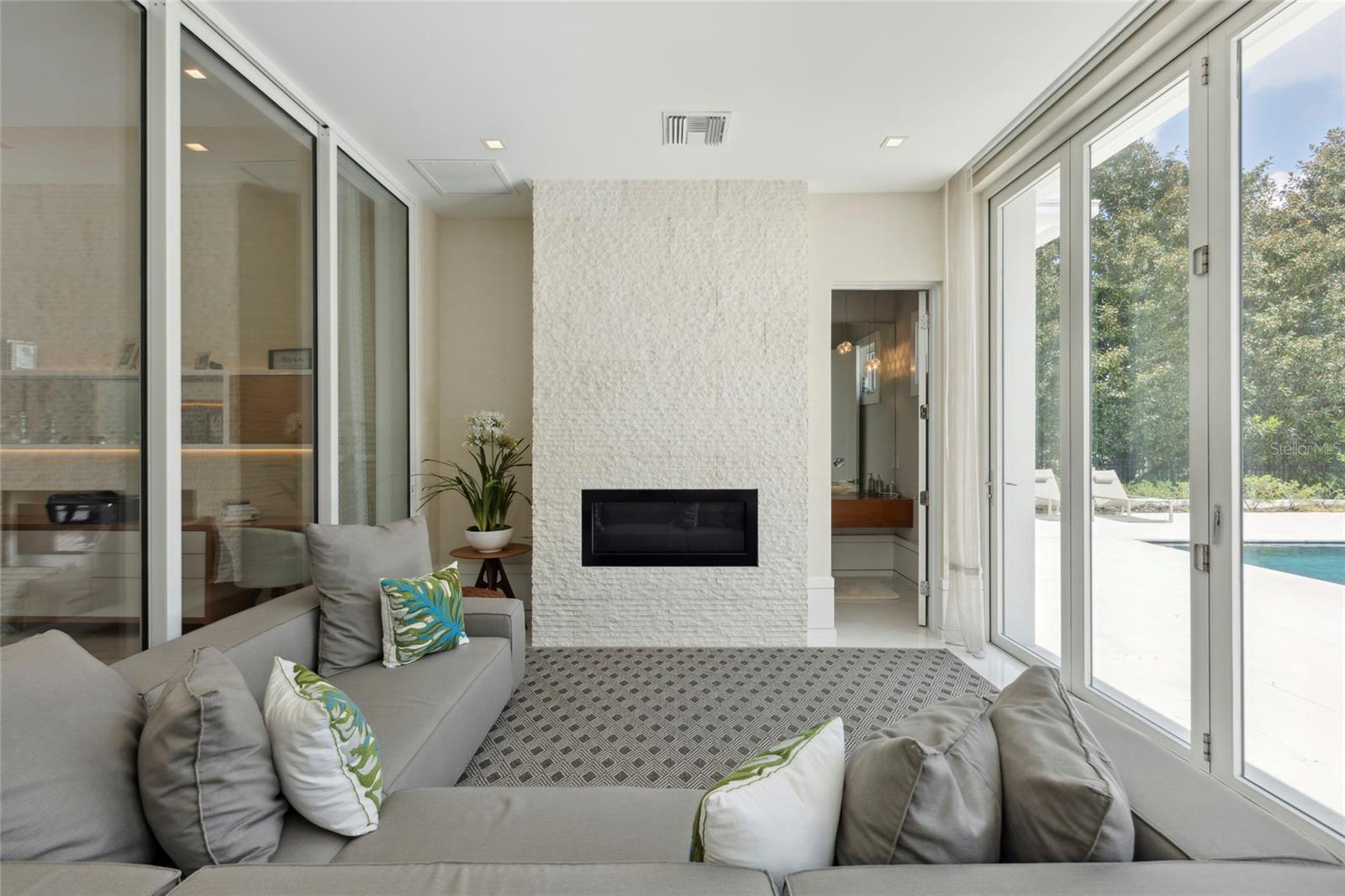 KEENES POINTE - Residential