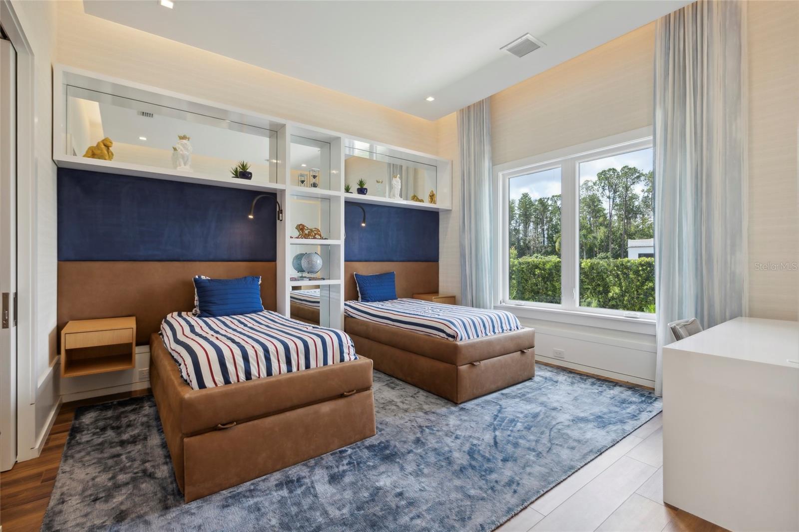 KEENES POINTE - Residential