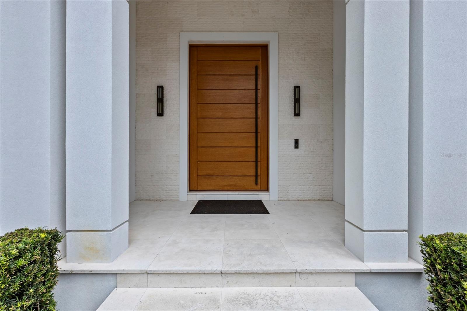 6149 GROSVENOR SHORE DR