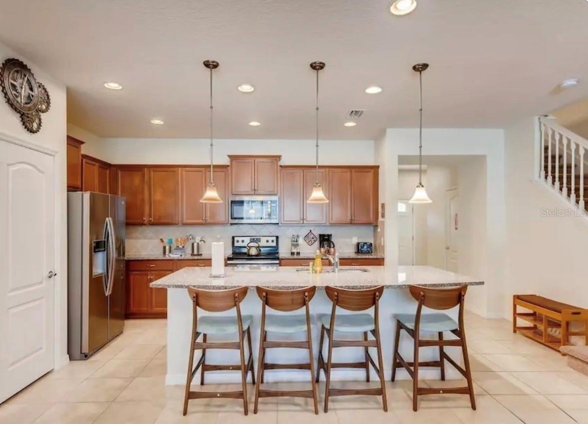 8843 GENEVE CT