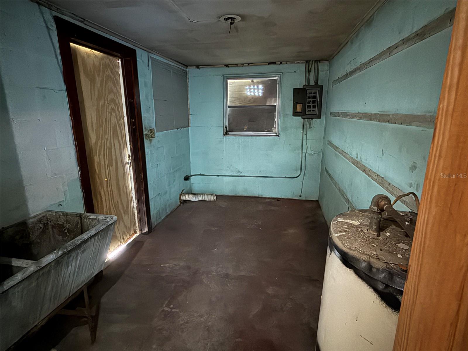 2710 W CYPRESS STREET