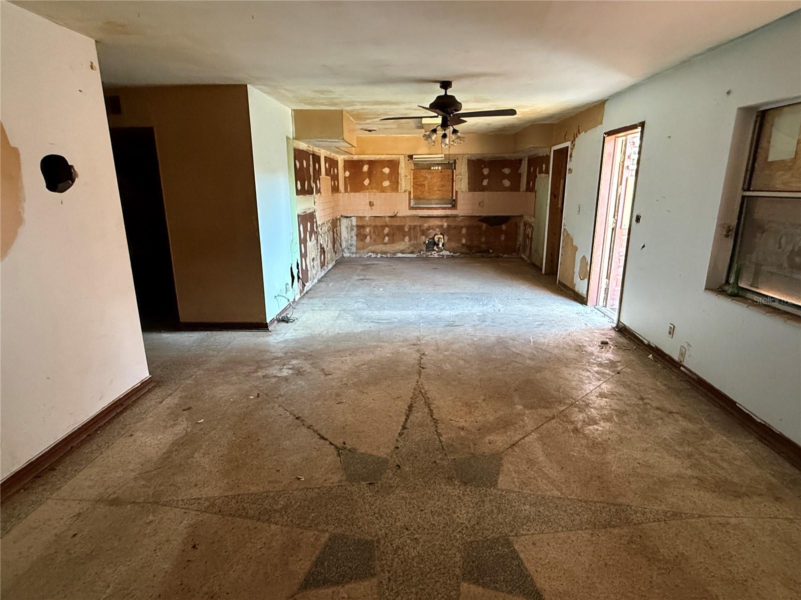 2710 W CYPRESS STREET