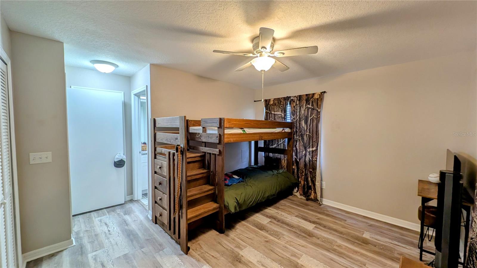 HILLCREST SUB - Residential