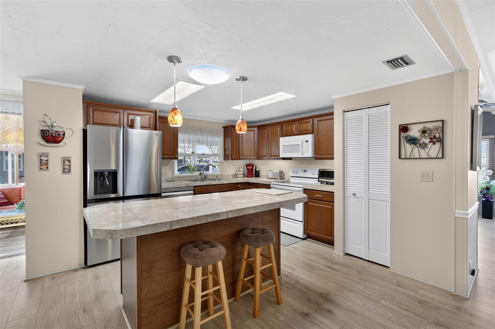 LA CASA MHP CO-OP - Residential