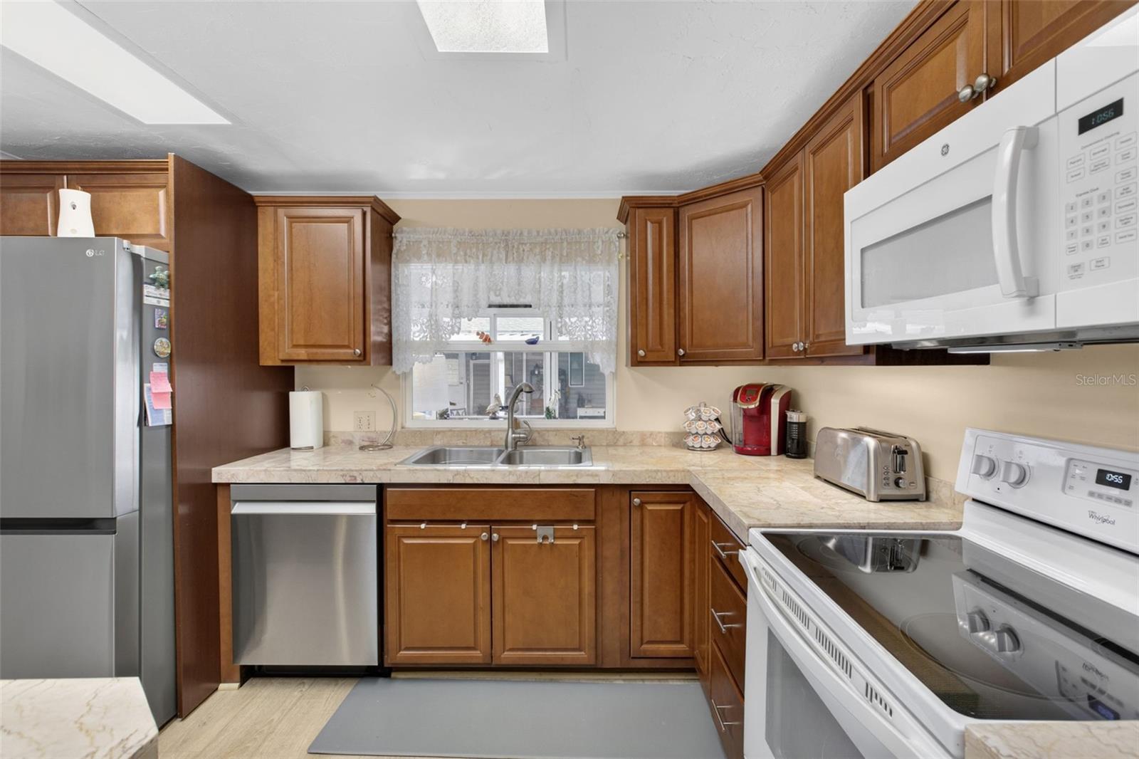 LA CASA MHP CO-OP - Residential