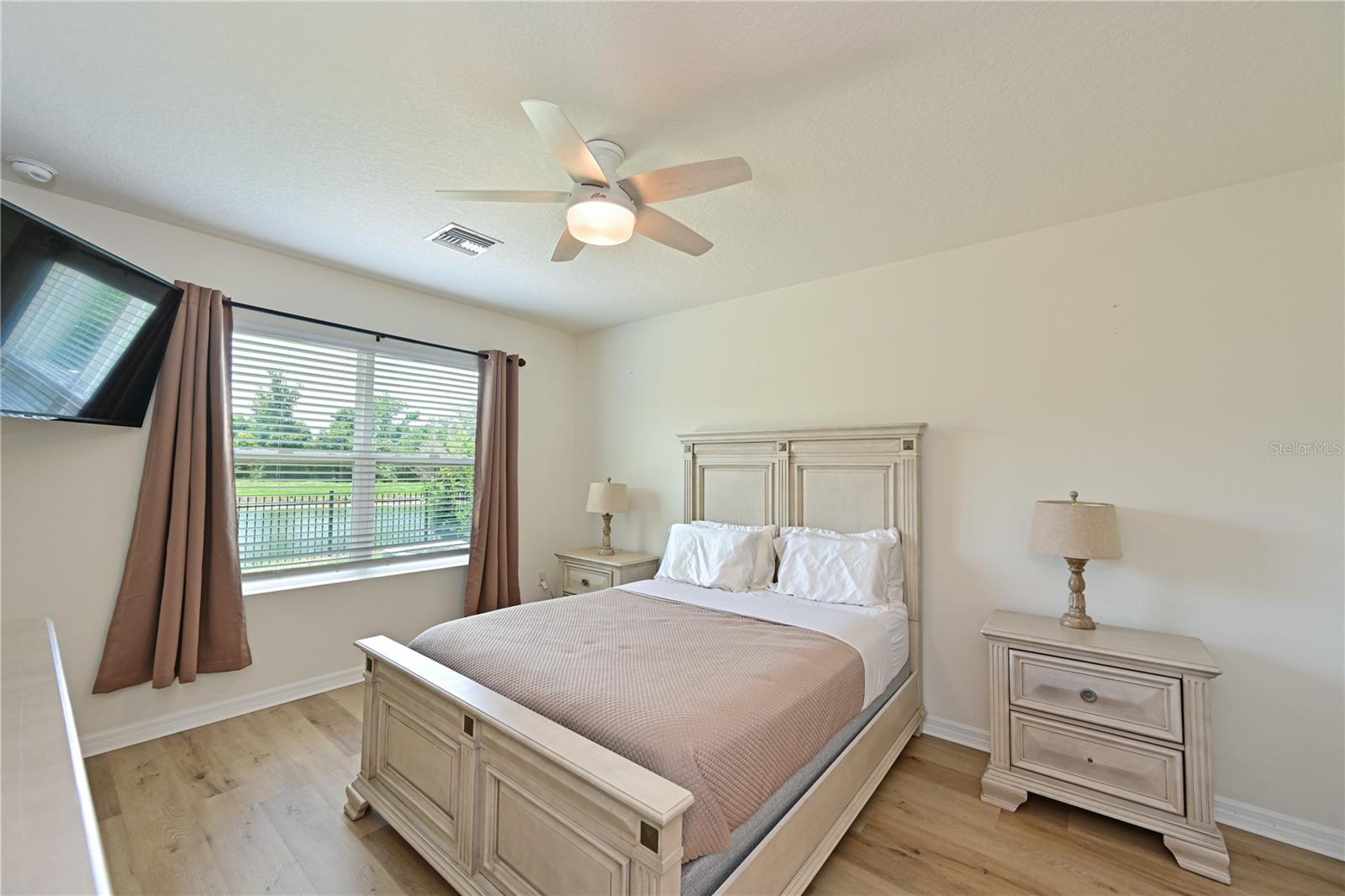 SOUTHERN OAKS - Residential