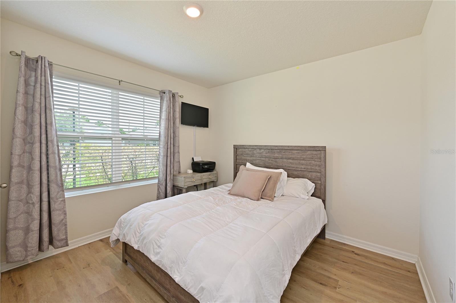 SOUTHERN OAKS - Residential