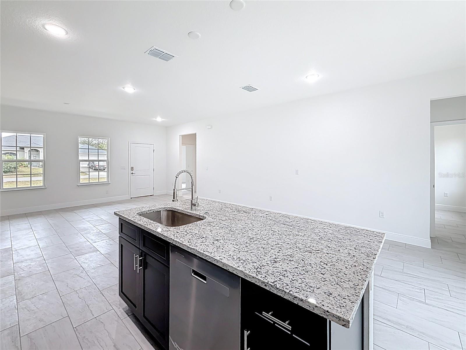 MARION OAKS UN 05 - Residential Lease