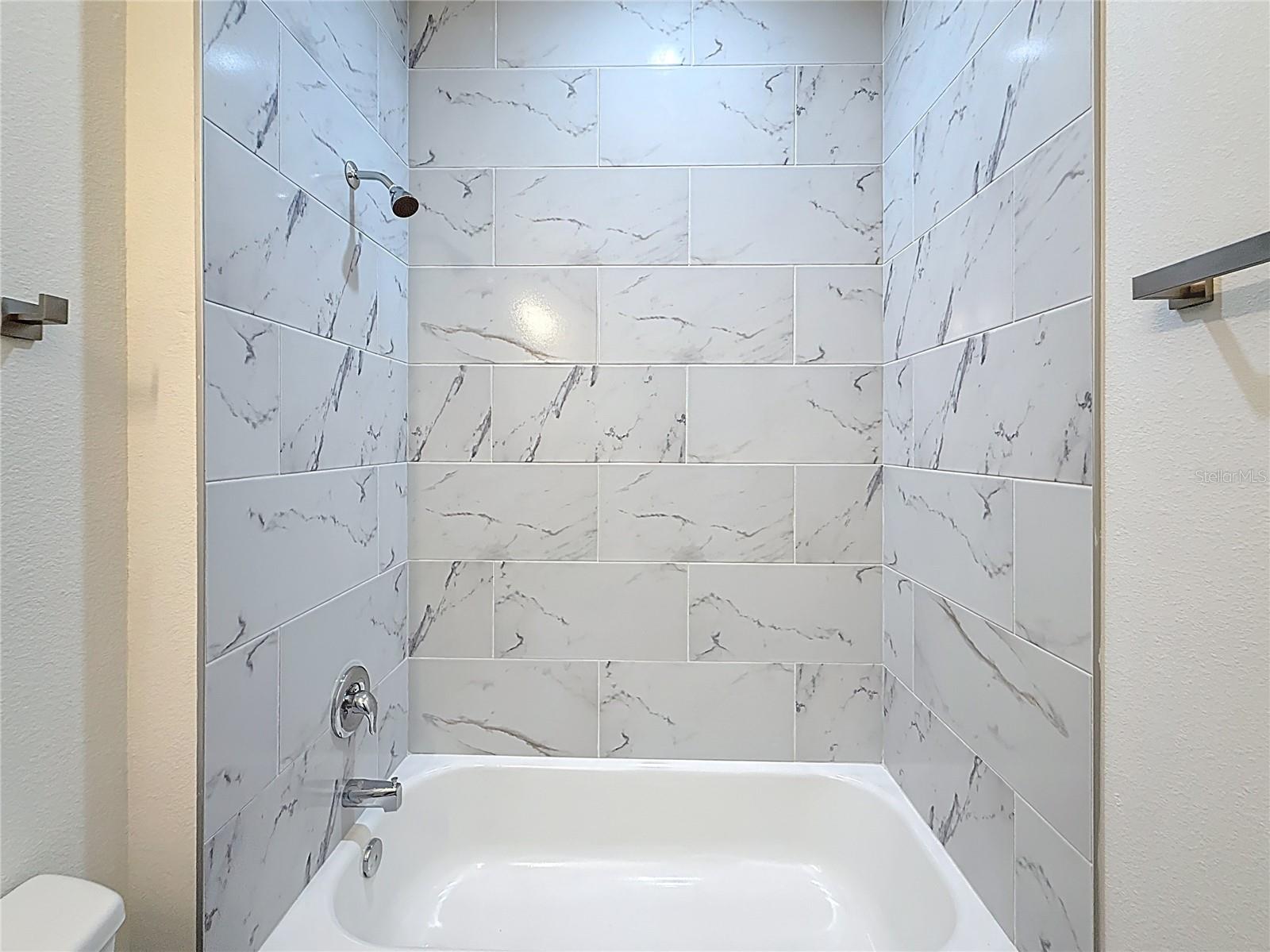 MARION OAKS UN 05 - Residential Lease