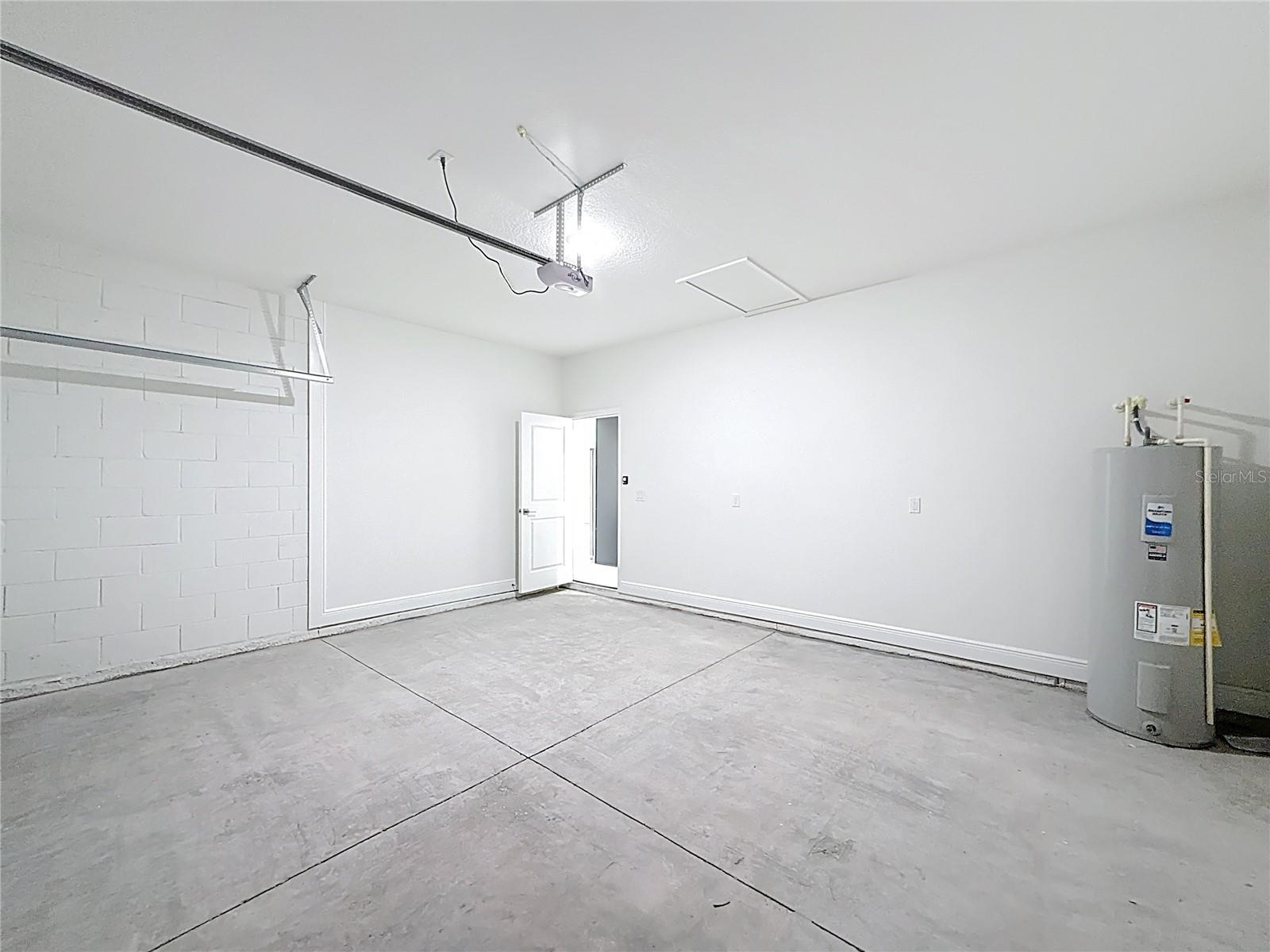 MARION OAKS UN 05 - Residential Lease