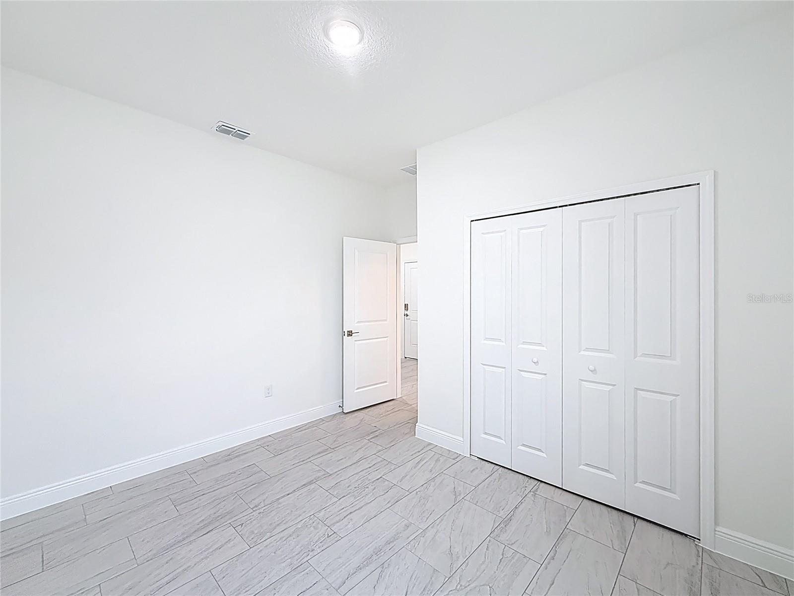 MARION OAKS UN 05 - Residential Lease