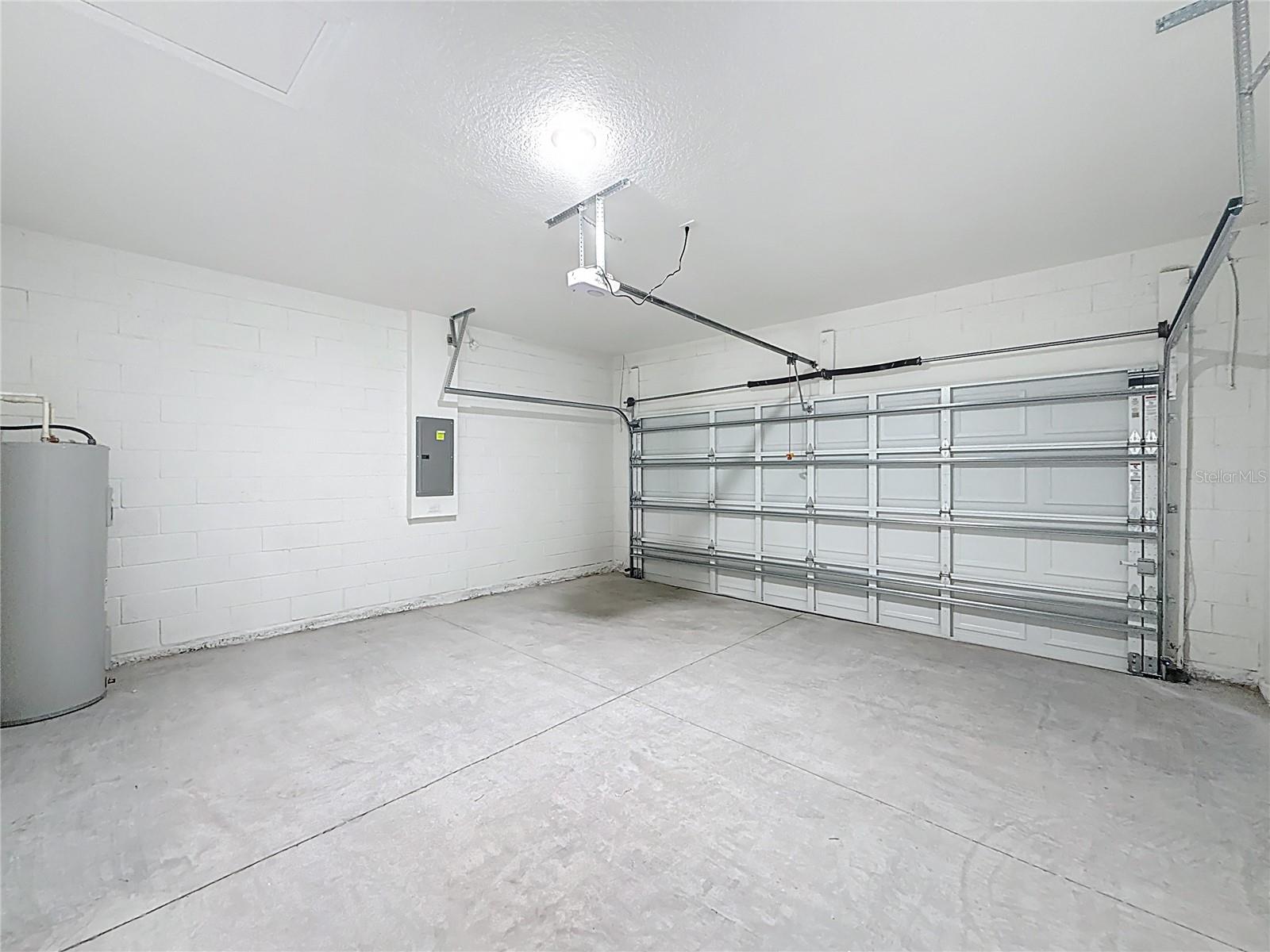 MARION OAKS UN 05 - Residential Lease