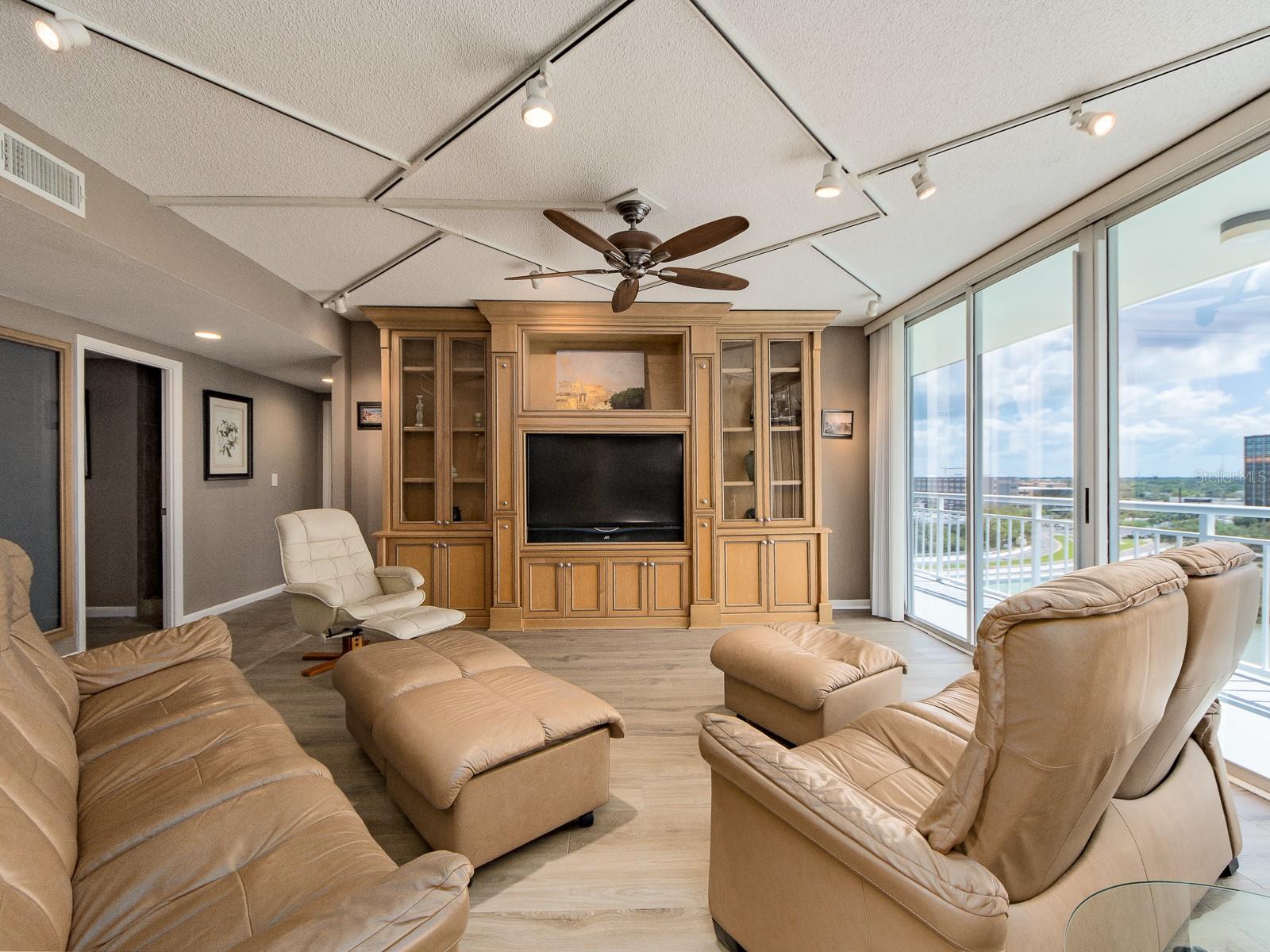 PIERCE 100 CONDO - Residential