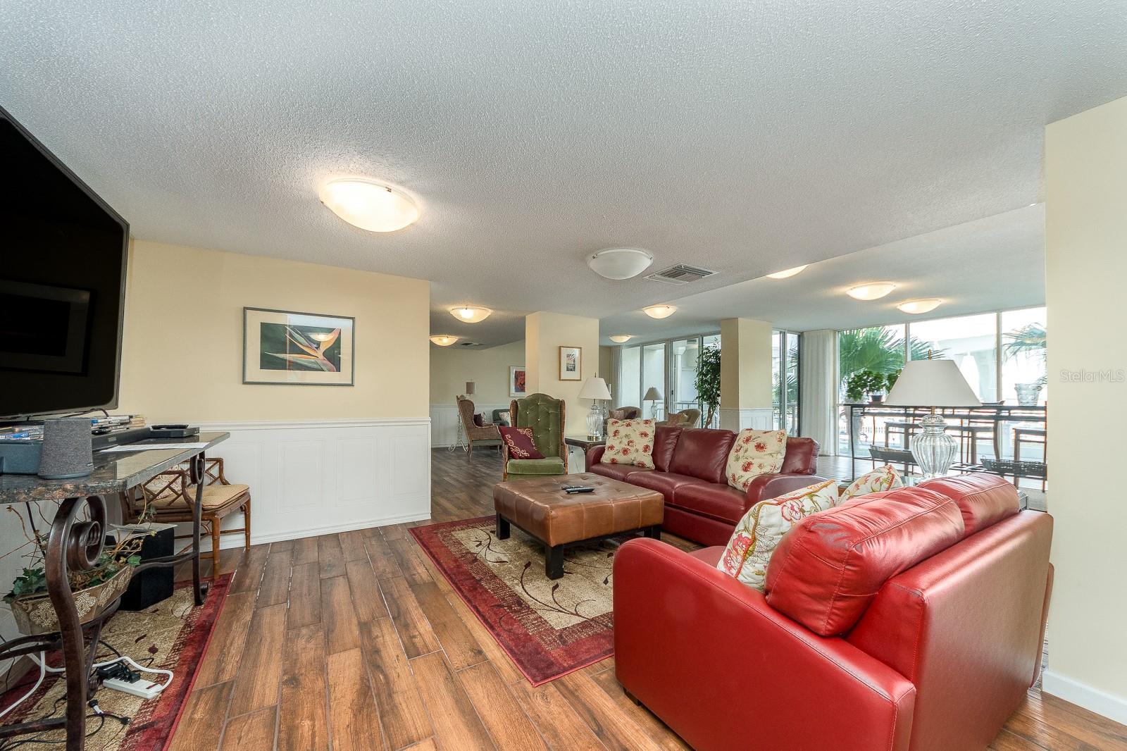 PIERCE 100 CONDO - Residential