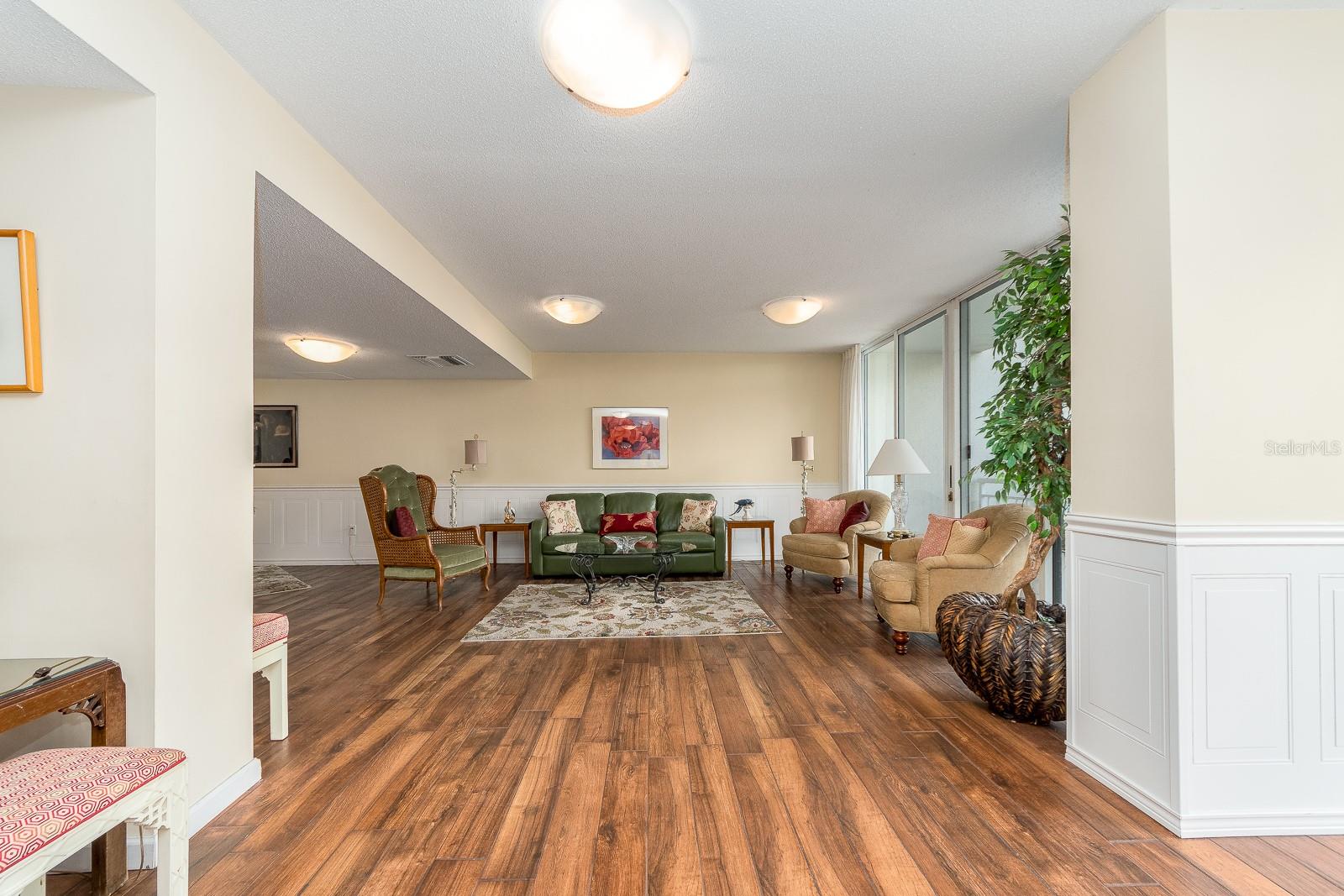 PIERCE 100 CONDO - Residential