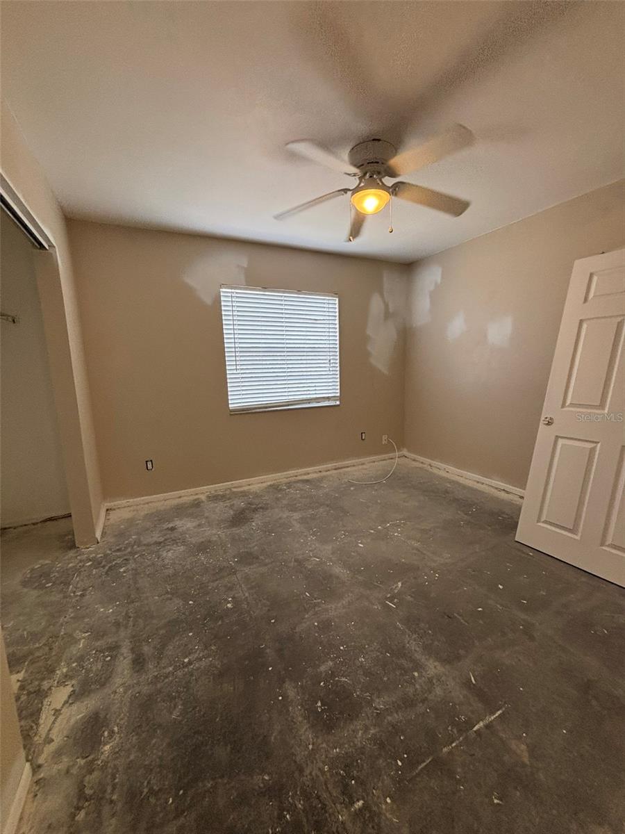 LAKES OF PINE RIDGE THE - Residential