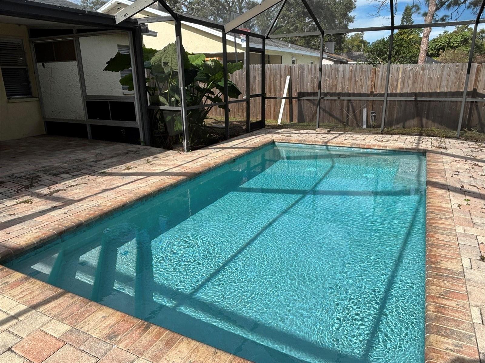 LAKES OF PINE RIDGE THE - Residential