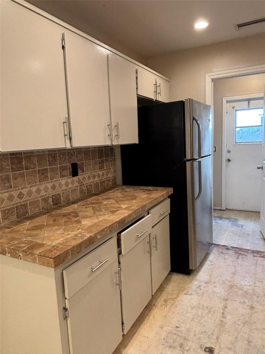 LAKES OF PINE RIDGE THE - Residential