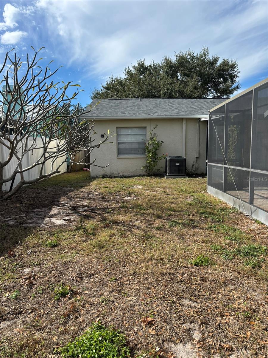 LAKES OF PINE RIDGE THE - Residential