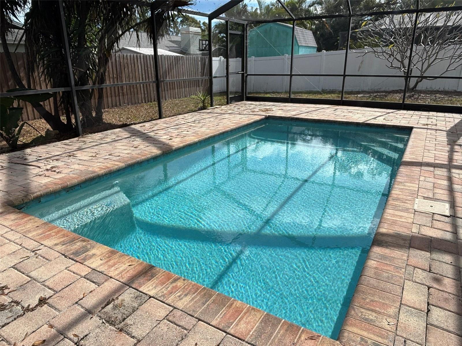 LAKES OF PINE RIDGE THE - Residential