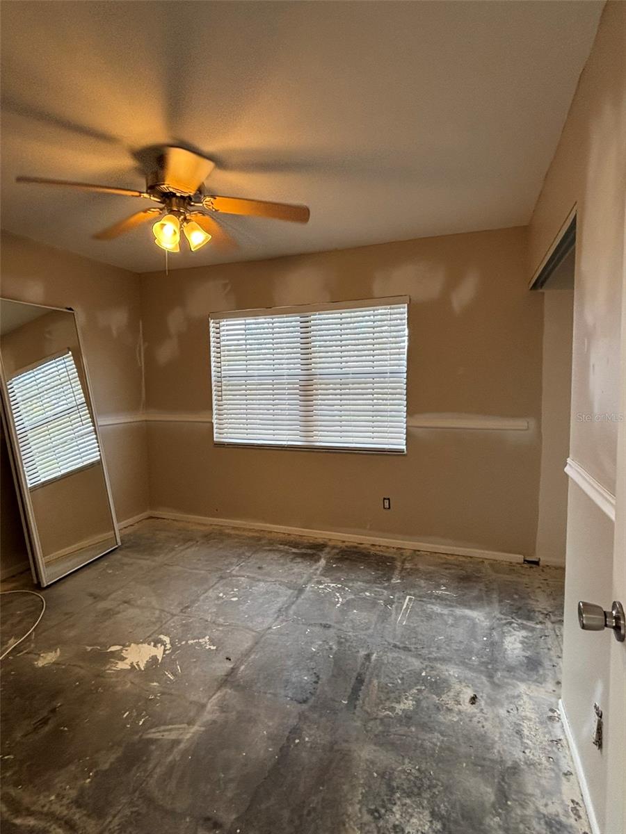 LAKES OF PINE RIDGE THE - Residential