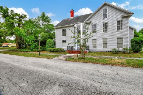 A home in DELAND