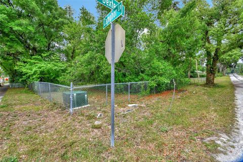 A home in DELAND