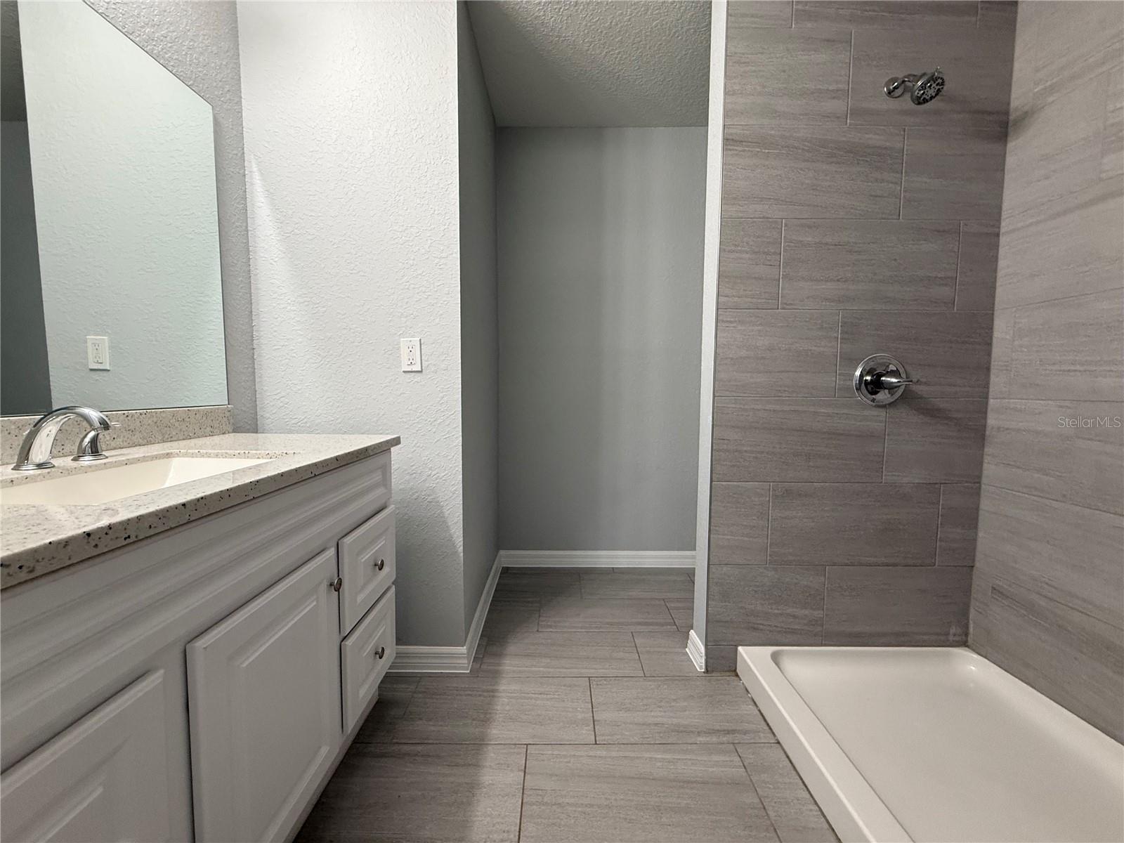 FLOYDS SUB AD NO 1 - Residential