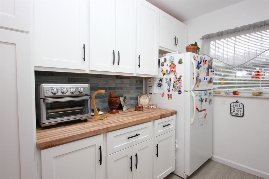 Photo of 1318 Mesa Drive #B, Orlando, FL 32825 (MLS # O6349749)