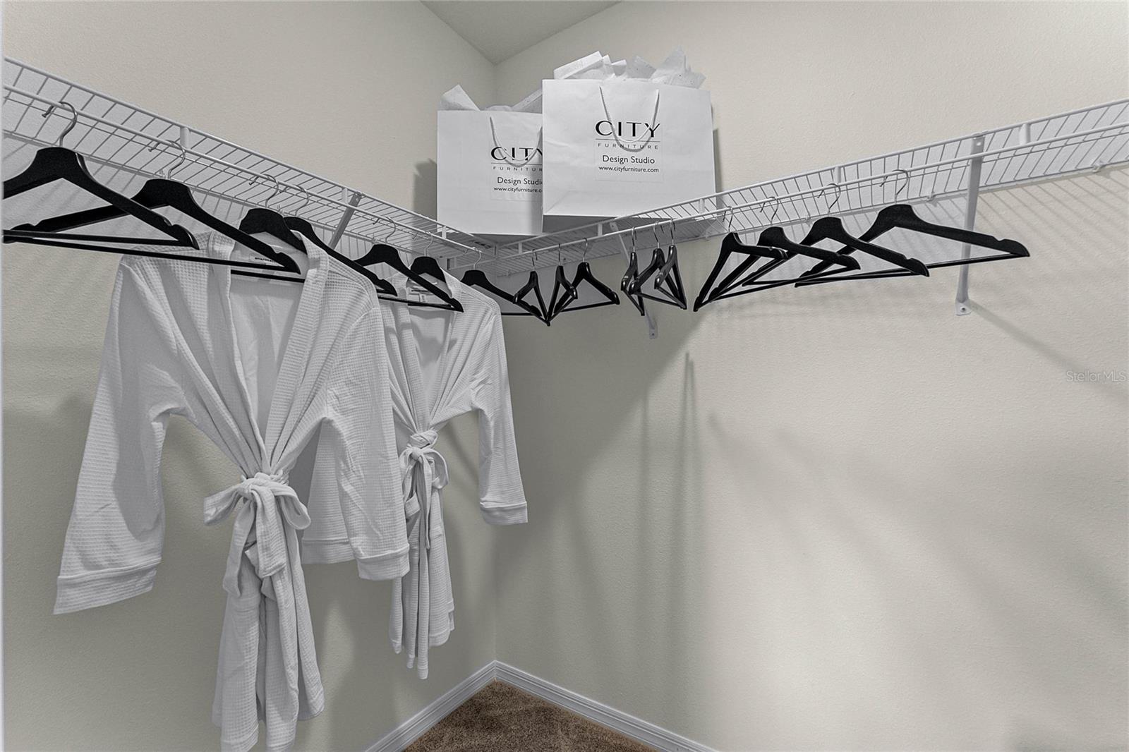 OAK POINTE - Residential