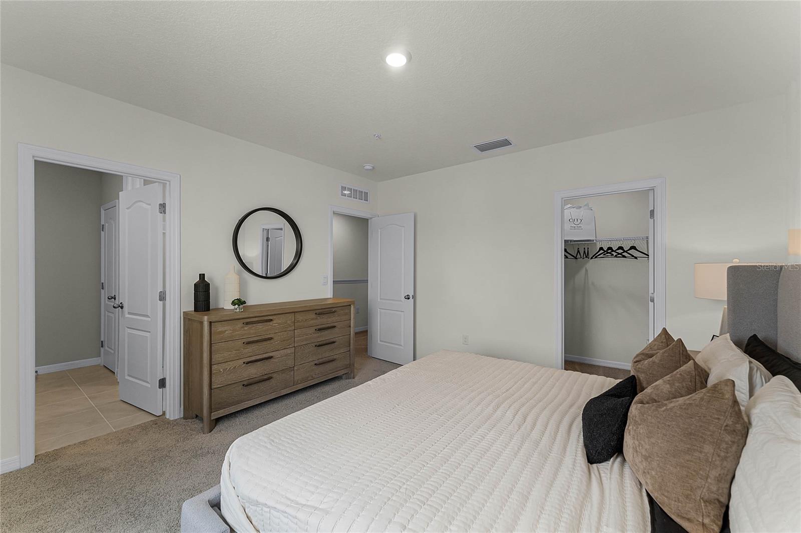 OAK POINTE - Residential