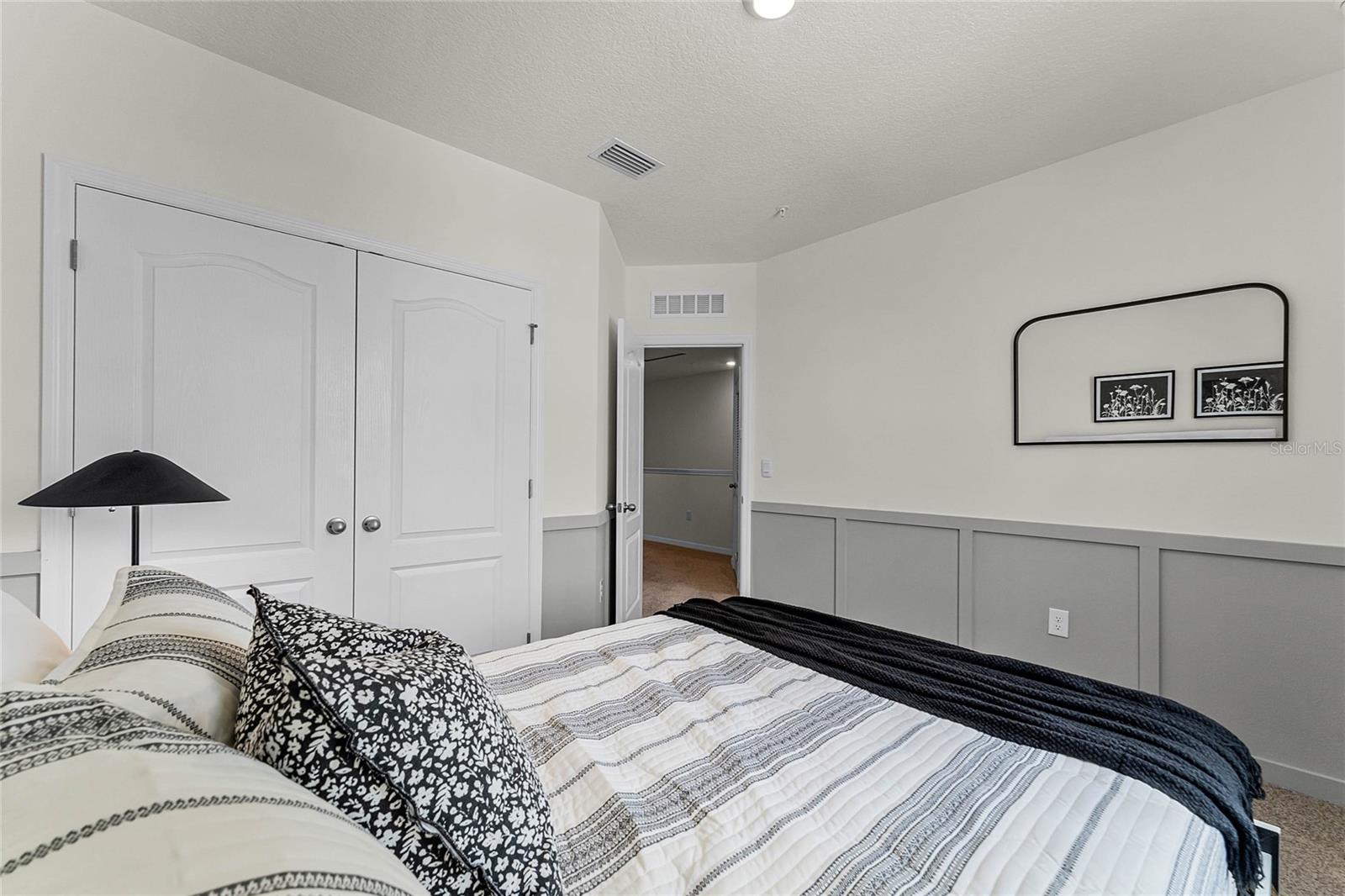 OAK POINTE - Residential