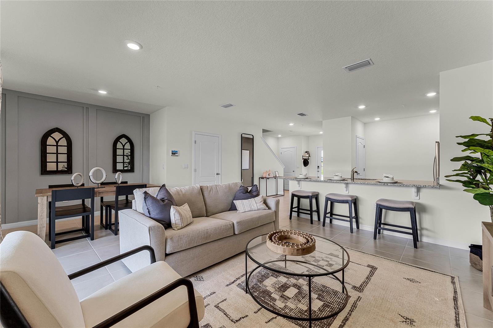 OAK POINTE - Residential