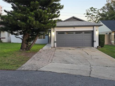 Photo of 927 Grand Cayman Court, Orlando, FL 32835 (MLS # O6366740)